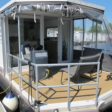 Botel Hausboot Max By Fewo-plan Henn101