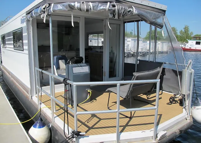 Botel Hausboot Max By Fewo-plan Henn101